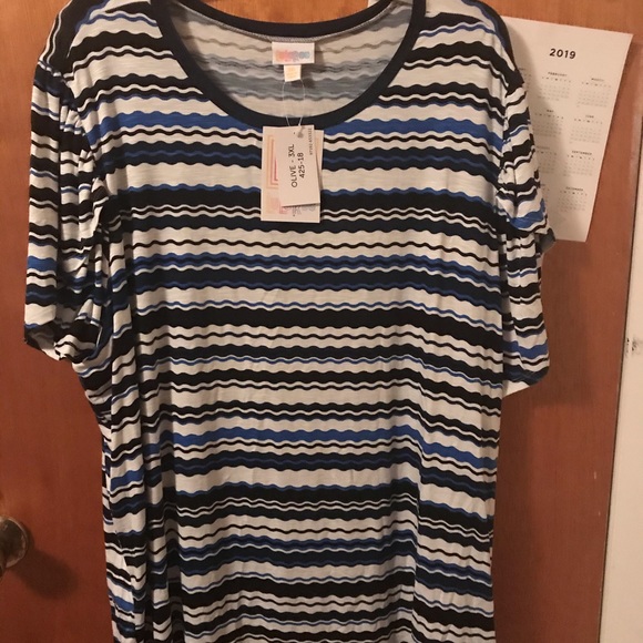 New LulAroe olive top - Picture 1 of 3